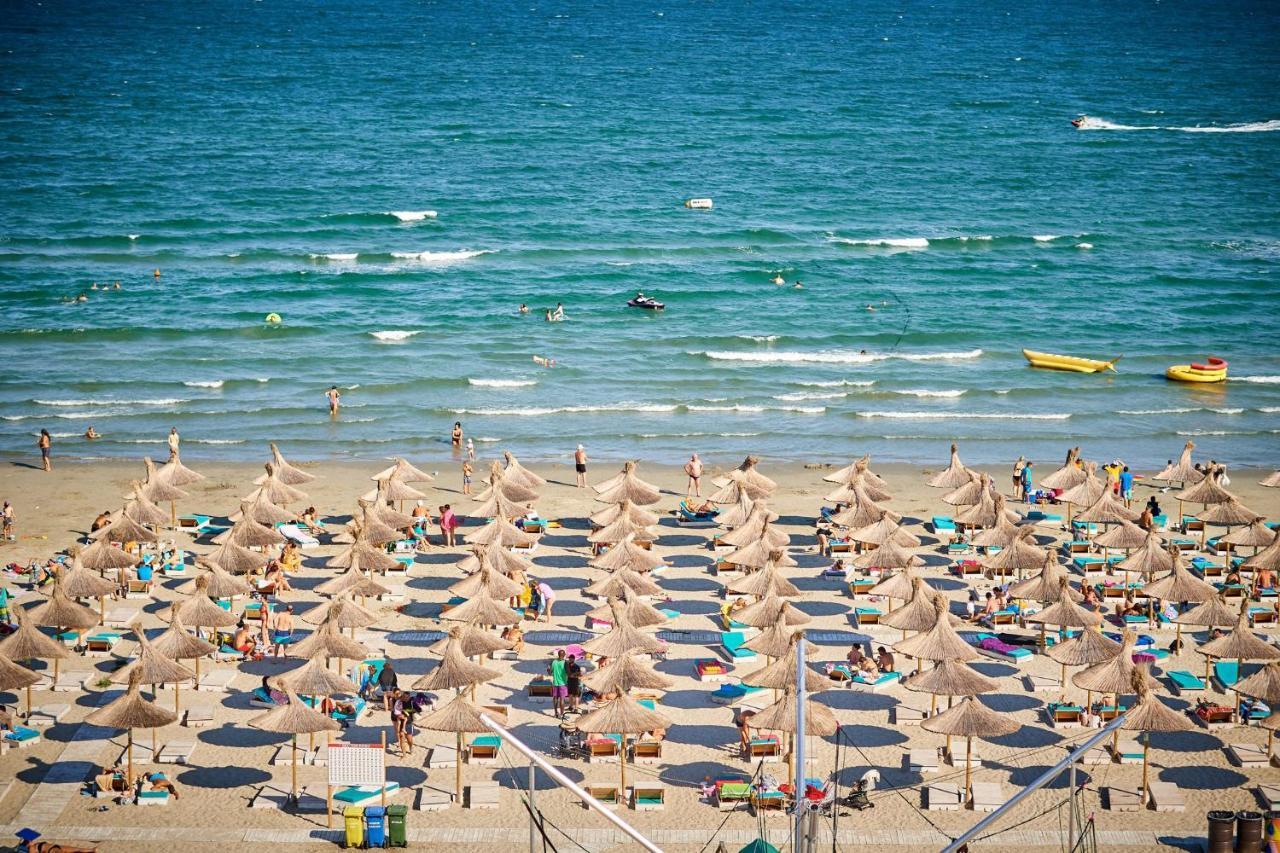 Maya Apartment- Spa N Pools Beach Resort Mamaia Esterno foto