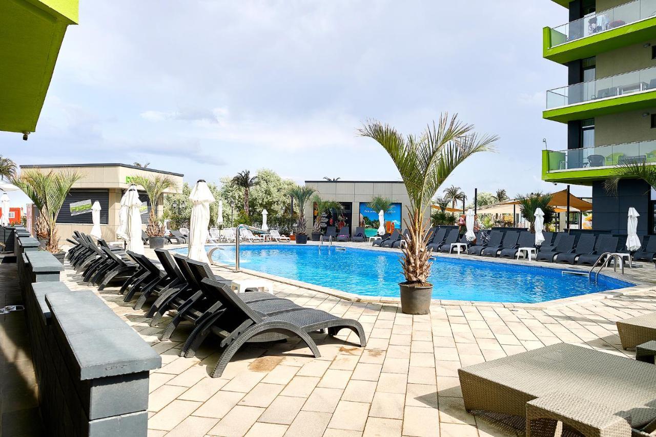 Maya Apartment- Spa N Pools Beach Resort Mamaia Esterno foto