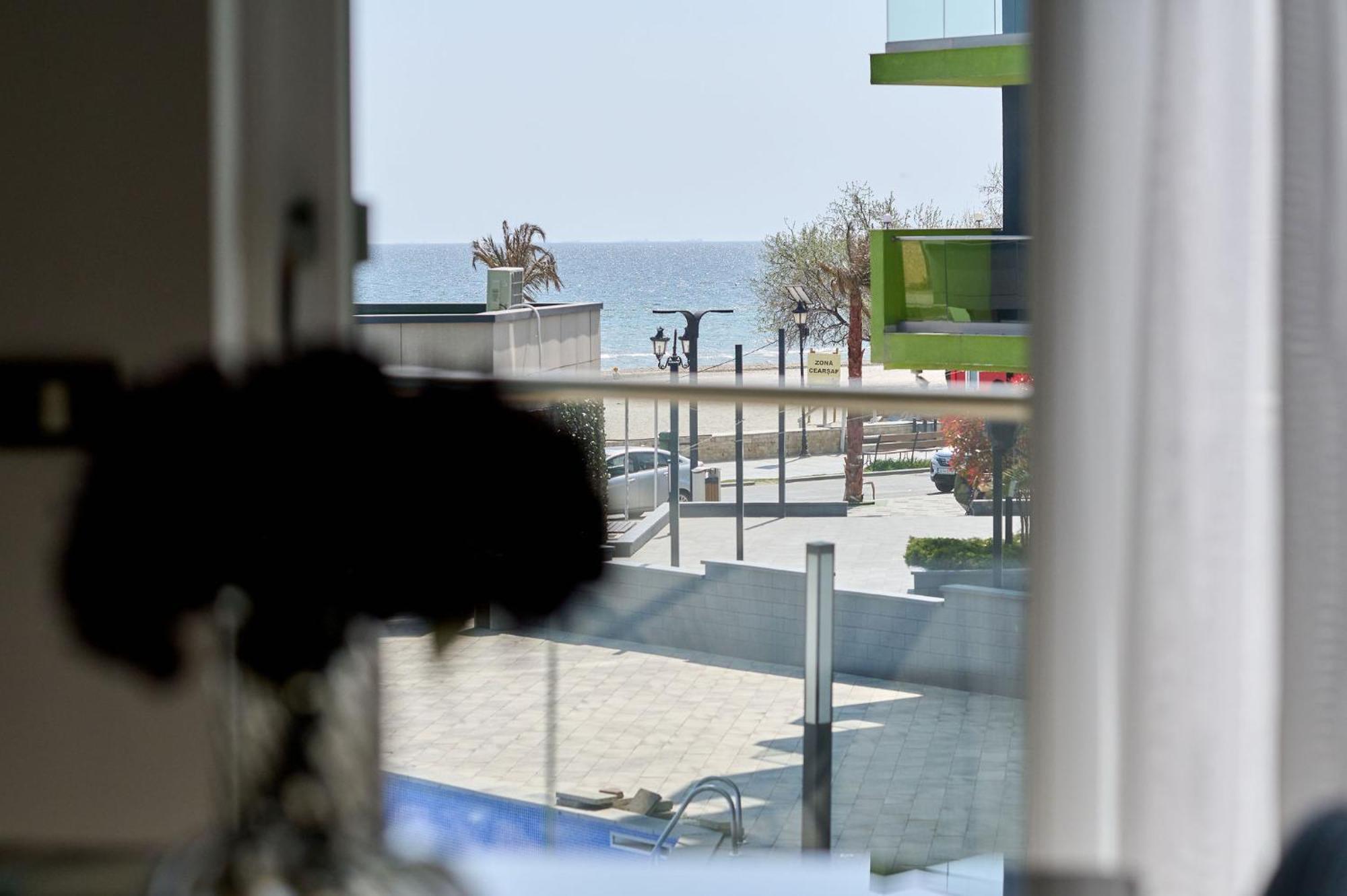 Maya Apartment- Spa N Pools Beach Resort Mamaia Esterno foto