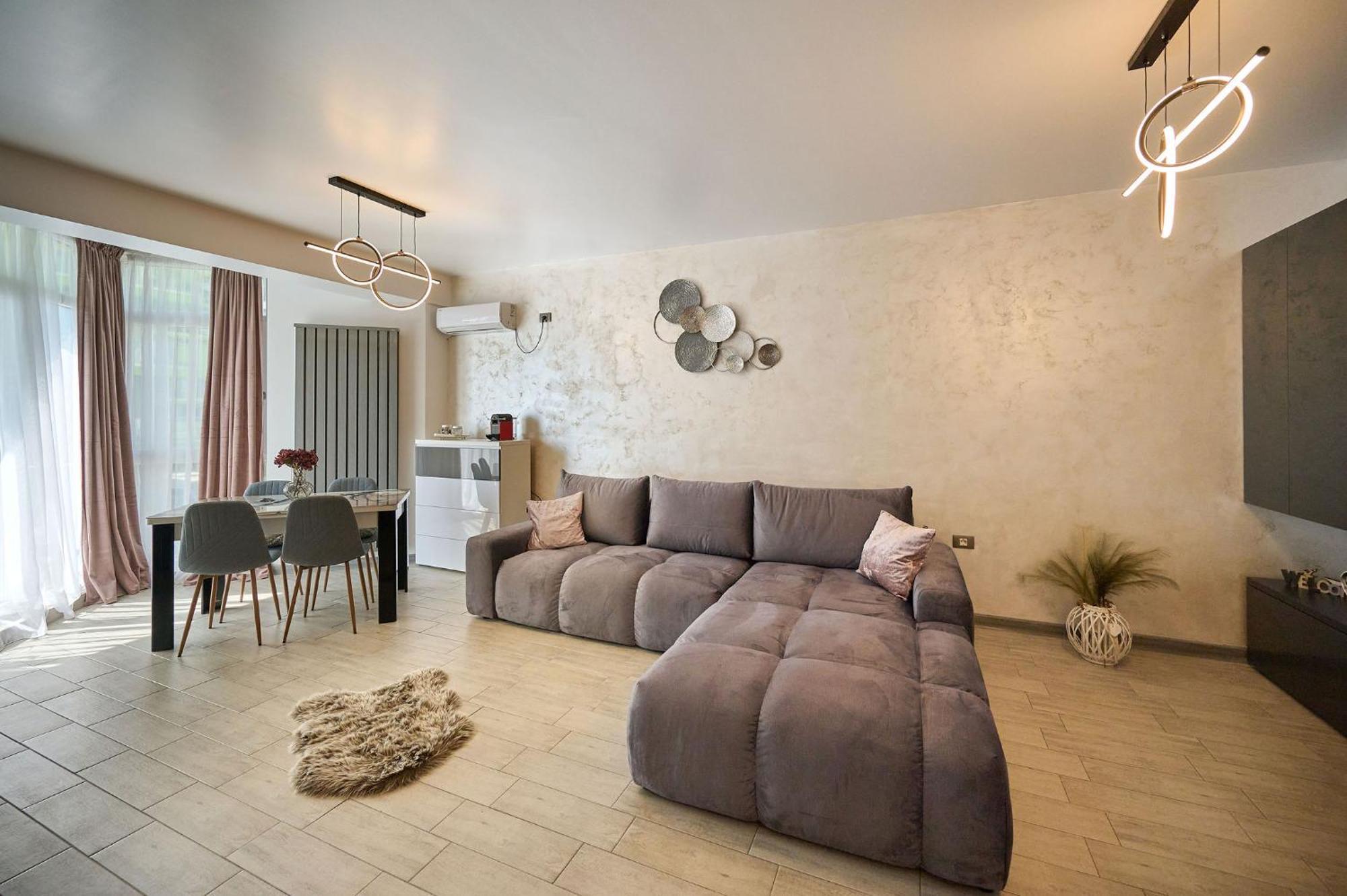 Maya Apartment- Spa N Pools Beach Resort Mamaia Esterno foto