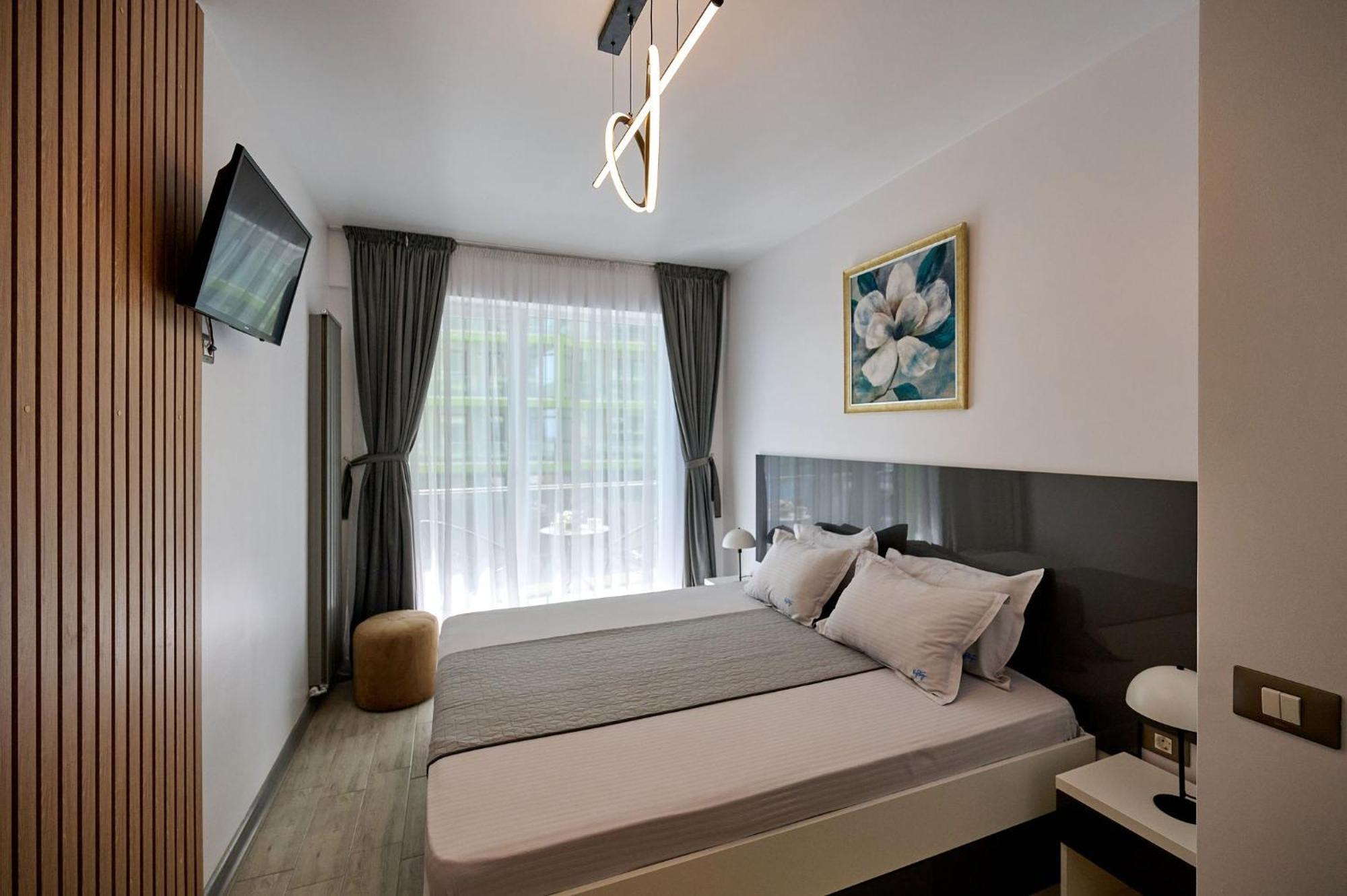 Maya Apartment- Spa N Pools Beach Resort Mamaia Esterno foto