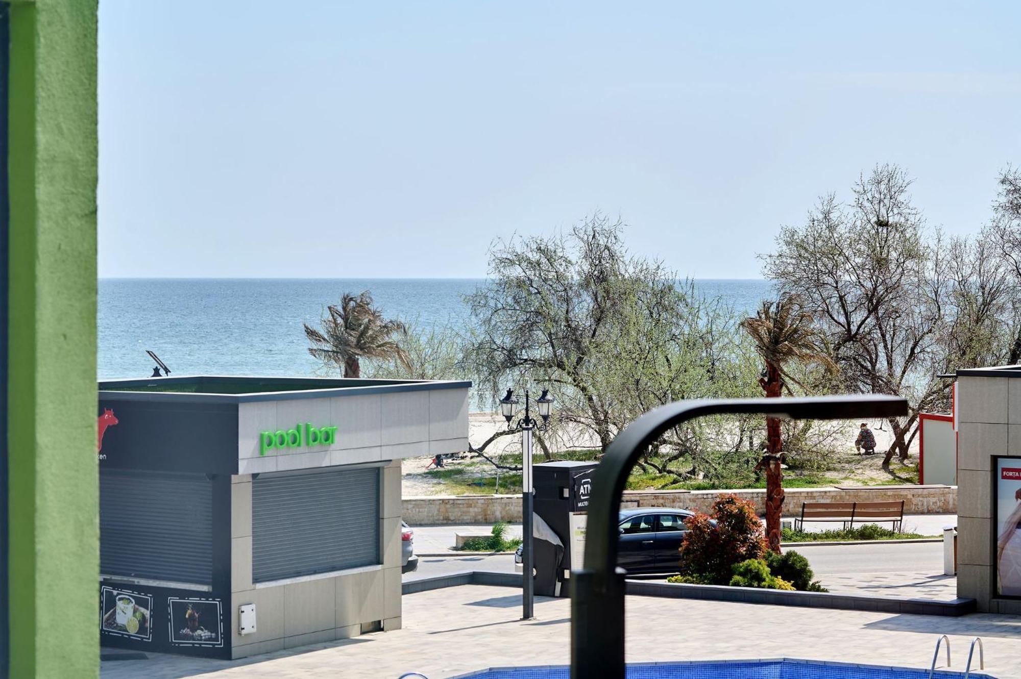 Maya Apartment- Spa N Pools Beach Resort Mamaia Esterno foto